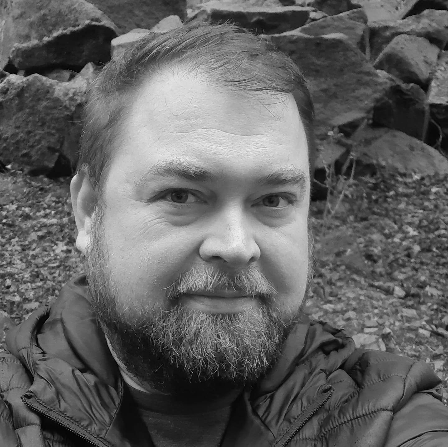 Антон Комаров